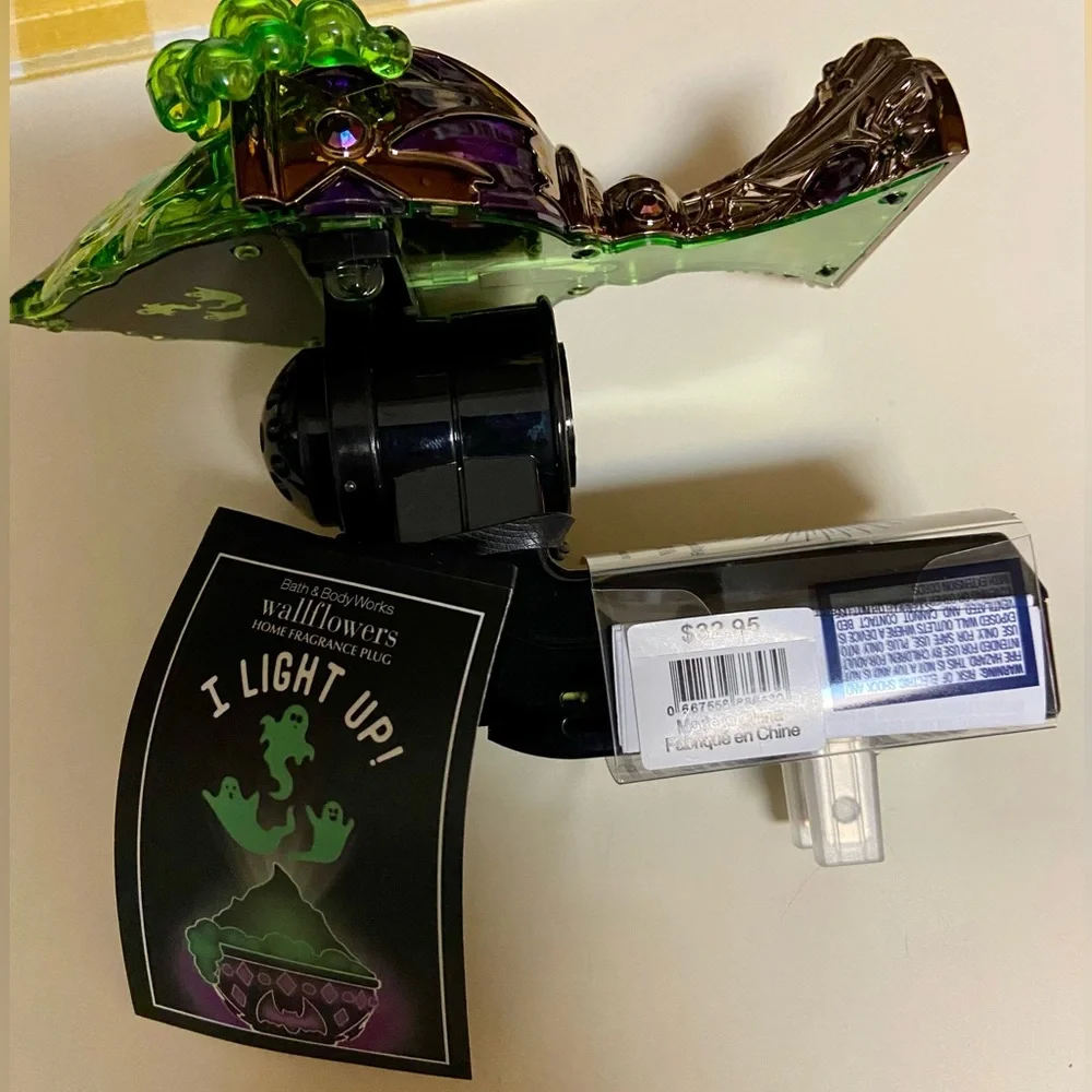 Limited BBW crystal cauldron wallflower plug w/ free bonus - Picture 4 of 5